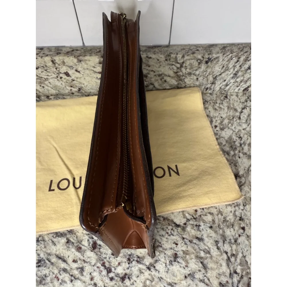 Women's Louis Vuitton Monogram Brown Tan Clutch - Picture 12 of 13